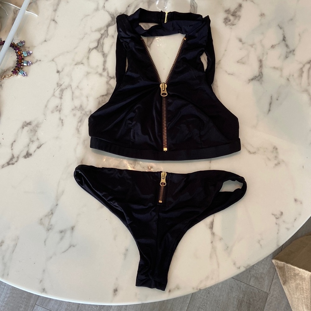Beach Bunny black bikini Med top, Sm bottom